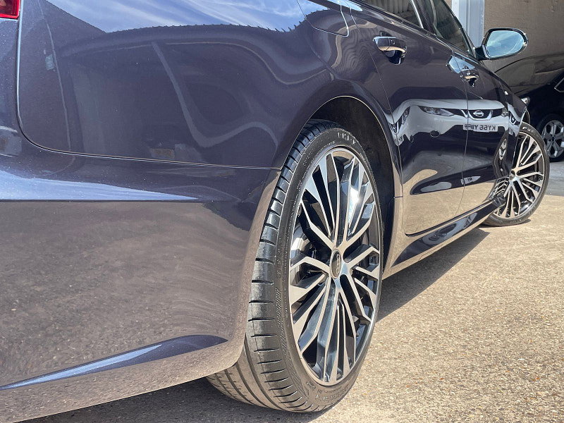 Audi A6 Saloon 2.0 TDI ultra Black Edition Saloon 4dr Diesel S Tronic Euro 6 (s/s) (190 ps) 7 Services, 4dr Automatic 2026