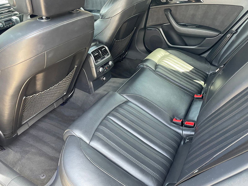 Audi A6 Saloon 2.0 TDI ultra Black Edition Saloon 4dr Diesel S Tronic Euro 6 (s/s) (190 ps) 7 Services, 4dr Automatic 2026