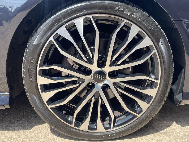 Audi A6 Saloon 2.0 TDI ultra Black Edition Saloon 4dr Diesel S Tronic Euro 6 (s/s) (190 ps) 7 Services, 4dr Automatic 2026
