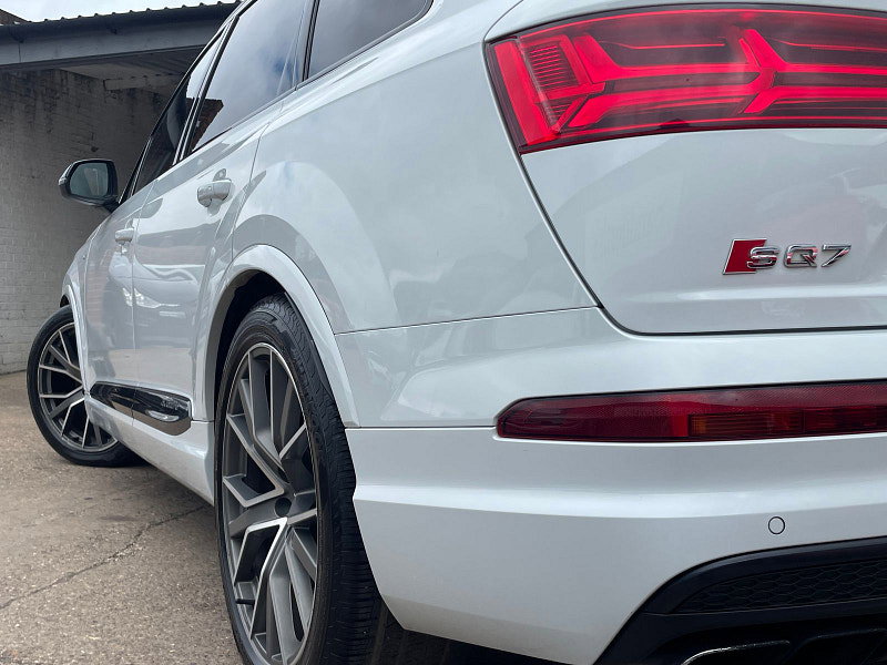 Audi SQ7 4.0 TDI V8 SUV 5dr Diesel Tiptronic quattro Euro 6 (s/s) (435 ps) 5dr Automatic 2026