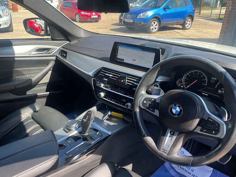 BMW 5 Series 2.0 520d M Sport Touring 5dr Diesel Auto Euro 6 (s/s) (190 ps) 1 Owner, Main Dealers Serviced 5dr Automatic 2026