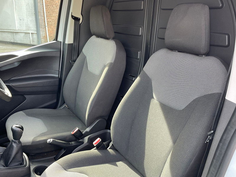 Ford Transit Courier 1.5 BASE TDCI 74 BHP, 1 COMPANY OWNER FROM NEW. CAT N, NO VAT 4dr Manual 2026