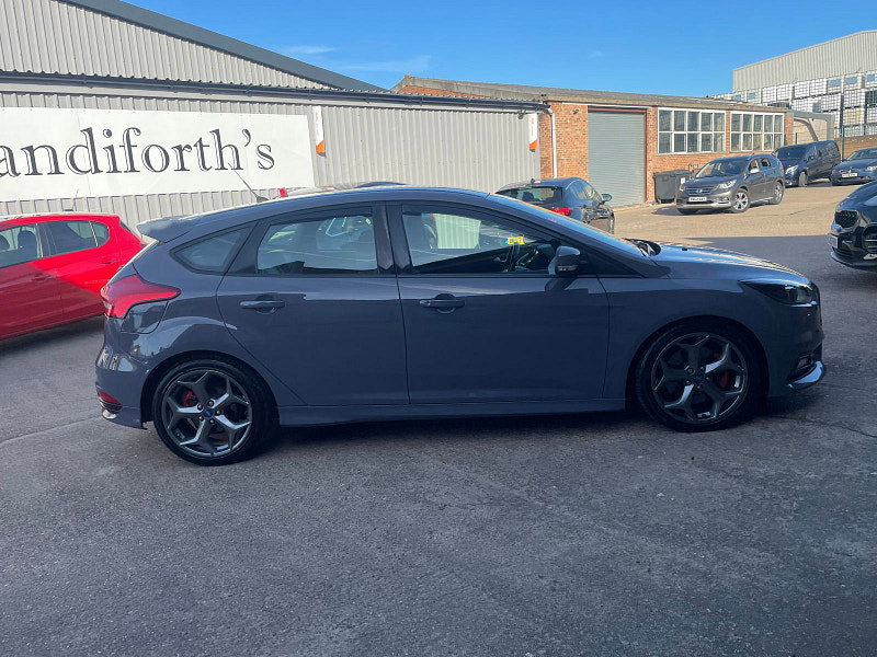 Ford Focus 2.0 TDCi ST-3 Hatchback 5dr Diesel Manual Euro 6 (s/s) (185 ps) Sat Nav, Leather 5dr Manual 2026