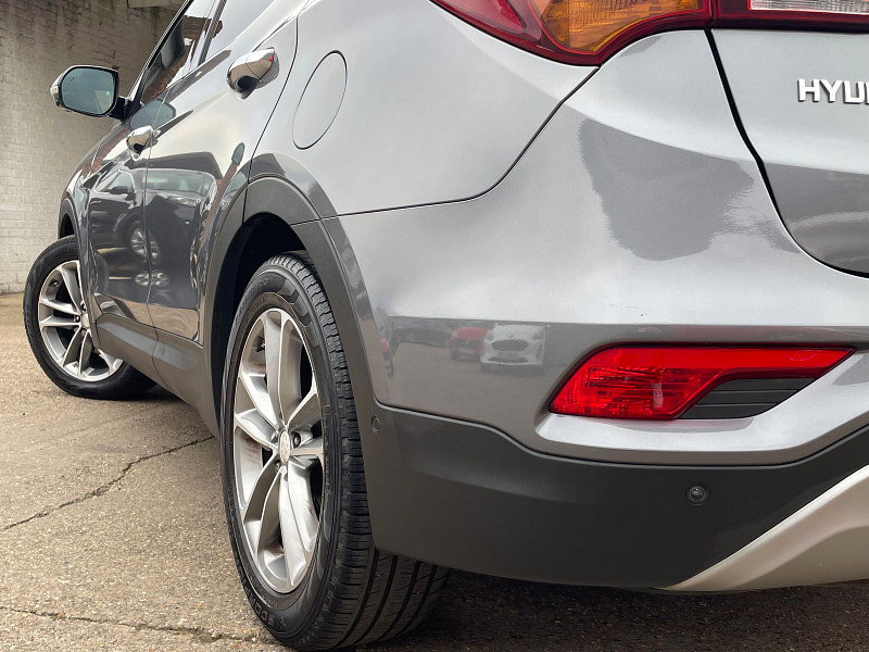 Hyundai Santa Fe 2.2 CRDi Blue Drive Premium SE SUV 5dr Diesel Auto 4WD Euro 6 (s/s) (7 Seat) (200 ps) 1 owner From New, 8 Services 5dr Automatic 2026