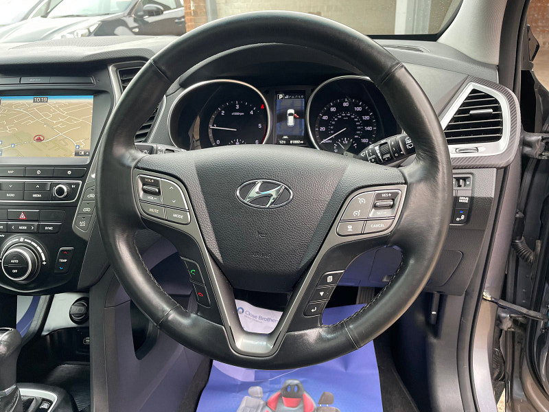Hyundai Santa Fe 2.2 CRDi Blue Drive Premium SE SUV 5dr Diesel Auto 4WD Euro 6 (s/s) (7 Seat) (200 ps) 1 owner From New, 8 Services 5dr Automatic 2026