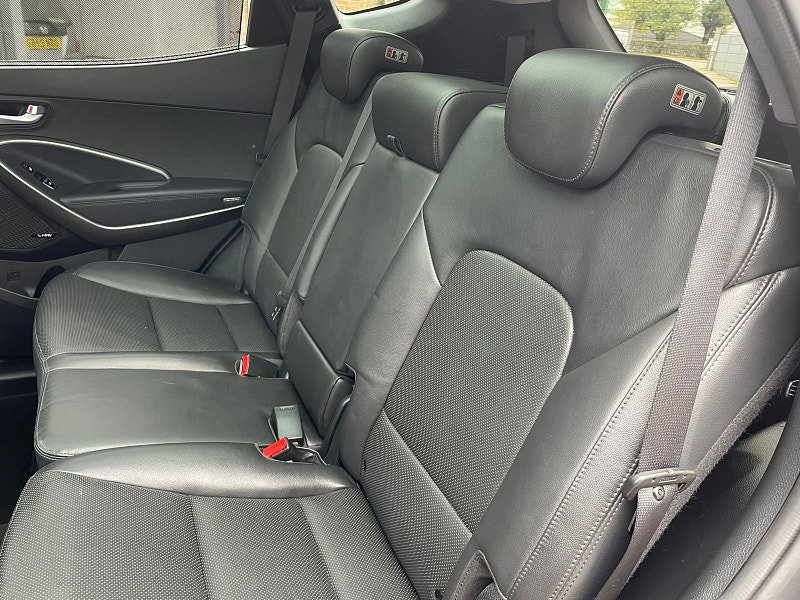Hyundai Santa Fe 2.2 CRDi Blue Drive Premium SE SUV 5dr Diesel Auto 4WD Euro 6 (s/s) (7 Seat) (200 ps) 1 owner From New, 8 Services 5dr Automatic 2026