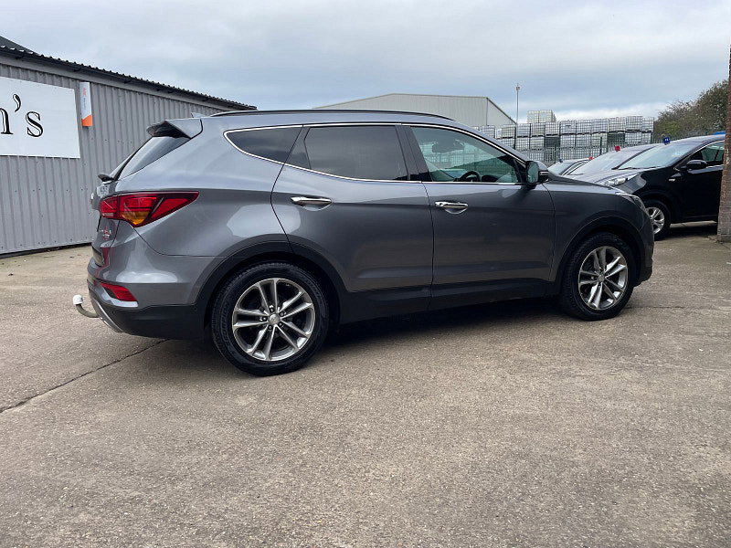 Hyundai Santa Fe 2.2 CRDi Blue Drive Premium SE SUV 5dr Diesel Auto 4WD Euro 6 (s/s) (7 Seat) (200 ps) 1 owner From New, 8 Services 5dr Automatic 2026