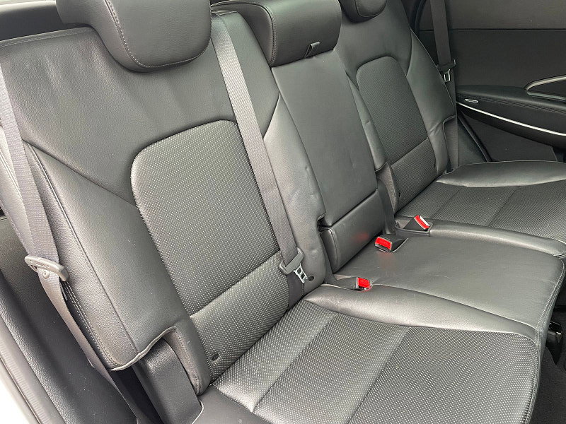 Hyundai Santa Fe 2.2 CRDi Blue Drive Premium SE SUV 5dr Diesel Auto 4WD Euro 6 (s/s) (7 Seat) (200 ps) 1 owner From New, 8 Services 5dr Automatic 2026