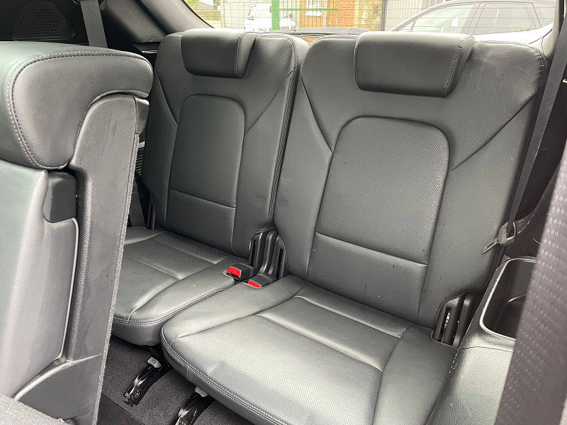 Hyundai Santa Fe 2.2 CRDi Blue Drive Premium SE SUV 5dr Diesel Auto 4WD Euro 6 (s/s) (7 Seat) (200 ps) 1 owner From New, 8 Services 5dr Automatic 2026