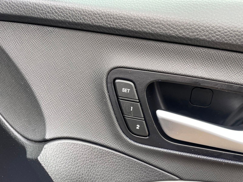 Hyundai Santa Fe 2.2 CRDi Blue Drive Premium SE SUV 5dr Diesel Auto 4WD Euro 6 (s/s) (7 Seat) (200 ps) 1 owner From New, 8 Services 5dr Automatic 2026