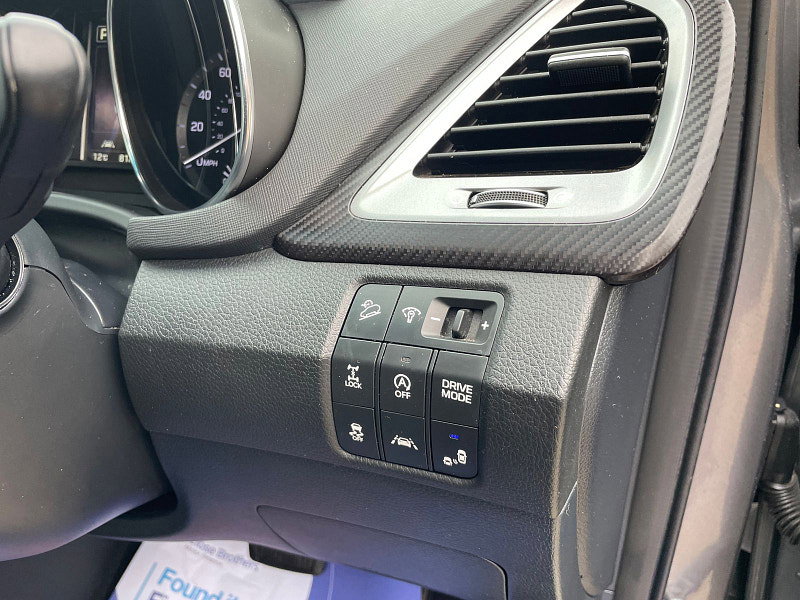 Hyundai Santa Fe 2.2 CRDi Blue Drive Premium SE SUV 5dr Diesel Auto 4WD Euro 6 (s/s) (7 Seat) (200 ps) 1 owner From New, 8 Services 5dr Automatic 2026