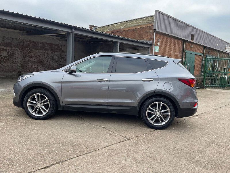 Hyundai Santa Fe 2.2 CRDi Blue Drive Premium SE SUV 5dr Diesel Auto 4WD Euro 6 (s/s) (7 Seat) (200 ps) 1 owner From New, 8 Services 5dr Automatic 2026