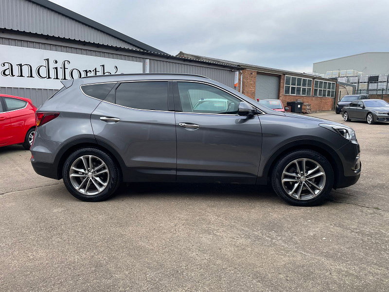Hyundai Santa Fe 2.2 CRDi Blue Drive Premium SE SUV 5dr Diesel Auto 4WD Euro 6 (s/s) (7 Seat) (200 ps) 1 owner From New, 8 Services 5dr Automatic 2026