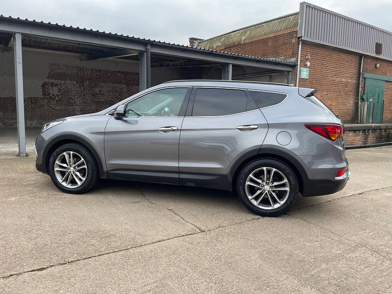 Hyundai Santa Fe 2.2 CRDi Blue Drive Premium SE SUV 5dr Diesel Auto 4WD Euro 6 (s/s) (7 Seat) (200 ps) 1 owner From New, 8 Services 5dr Automatic 2026