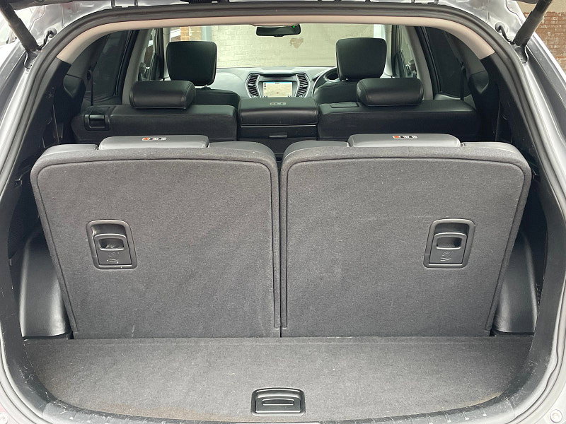 Hyundai Santa Fe 2.2 CRDi Blue Drive Premium SE SUV 5dr Diesel Auto 4WD Euro 6 (s/s) (7 Seat) (200 ps) 1 owner From New, 8 Services 5dr Automatic 2026