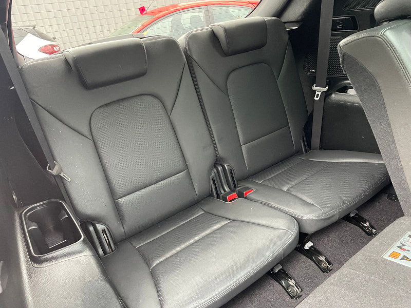 Hyundai Santa Fe 2.2 CRDi Blue Drive Premium SE SUV 5dr Diesel Auto 4WD Euro 6 (s/s) (7 Seat) (200 ps) 1 owner From New, 8 Services 5dr Automatic 2026