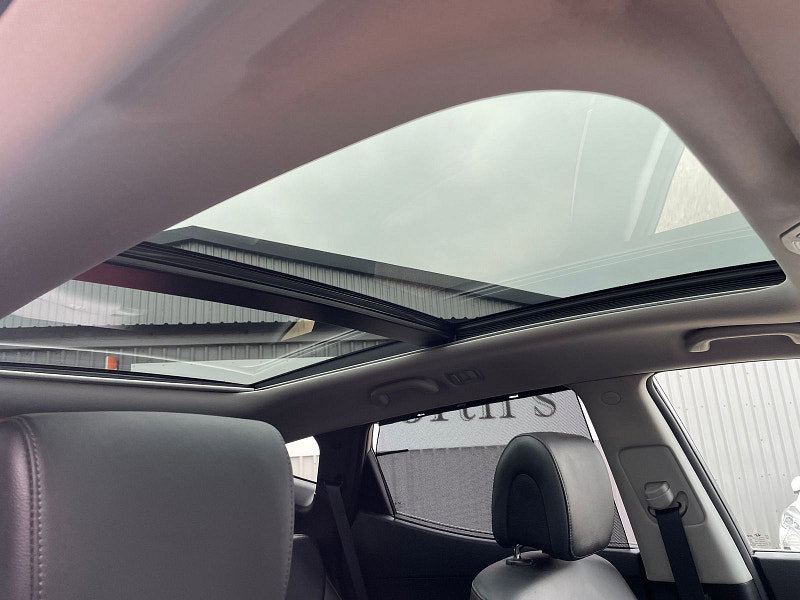 Hyundai Santa Fe 2.2 CRDi Blue Drive Premium SE SUV 5dr Diesel Auto 4WD Euro 6 (s/s) (7 Seat) (200 ps) 1 owner From New, 8 Services 5dr Automatic 2026