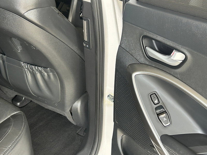 Hyundai Santa Fe 2.2 CRDi Blue Drive Premium SE SUV 5dr Diesel Manual 4WD Euro 6 (s/s) (7 Seat) (200 ps) 5dr Manual 2026
