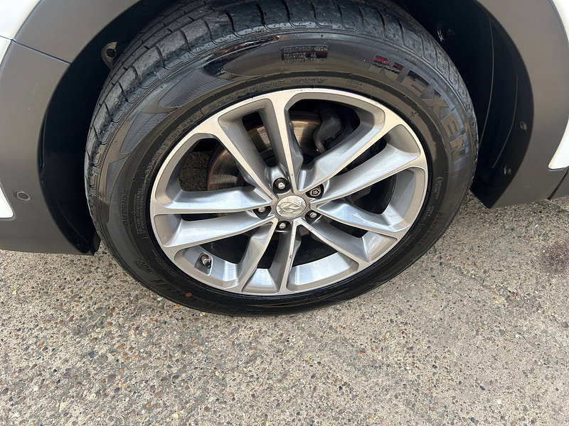 Hyundai Santa Fe 2.2 CRDi Blue Drive Premium SE SUV 5dr Diesel Manual 4WD Euro 6 (s/s) (7 Seat) (200 ps) 5dr Manual 2026