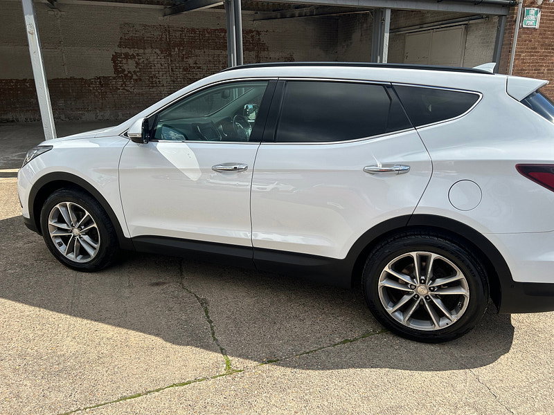 Hyundai Santa Fe 2.2 CRDi Blue Drive Premium SE SUV 5dr Diesel Manual 4WD Euro 6 (s/s) (7 Seat) (200 ps) 5dr Manual 2026