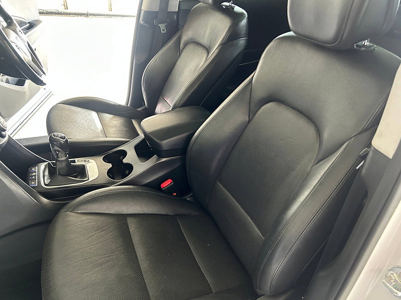 Hyundai Santa Fe 2.2 CRDi Blue Drive Premium SE SUV 5dr Diesel Manual 4WD Euro 6 (s/s) (7 Seat) (200 ps) 5dr Manual 2026