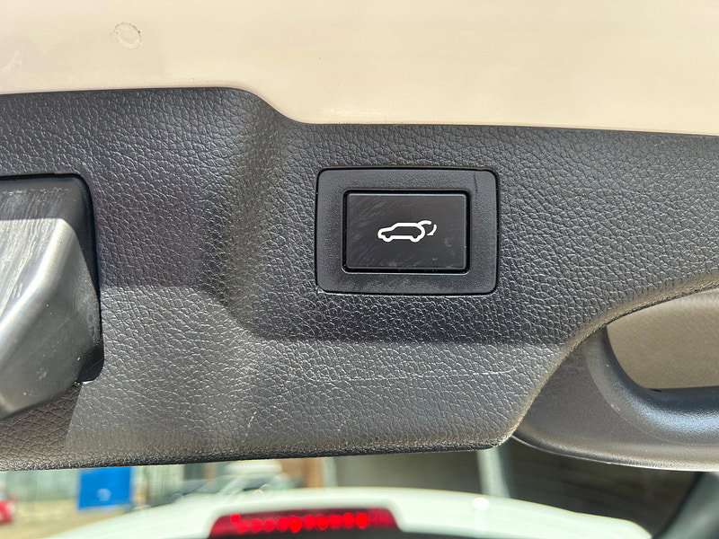 Hyundai Santa Fe 2.2 CRDi Blue Drive Premium SE SUV 5dr Diesel Manual 4WD Euro 6 (s/s) (7 Seat) (200 ps) 5dr Manual 2026
