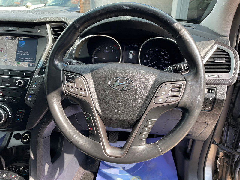 Hyundai Santa Fe 2.2 CRDi Blue Drive Premium SE SUV 5dr Diesel Manual 4WD Euro 6 (s/s) (7 Seat) (200 ps) Full Heated Leather 5dr Manual 2026