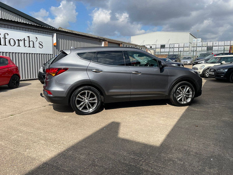 Hyundai Santa Fe 2.2 CRDi Blue Drive Premium SE SUV 5dr Diesel Manual 4WD Euro 6 (s/s) (7 Seat) (200 ps) Full Heated Leather 5dr Manual 2026