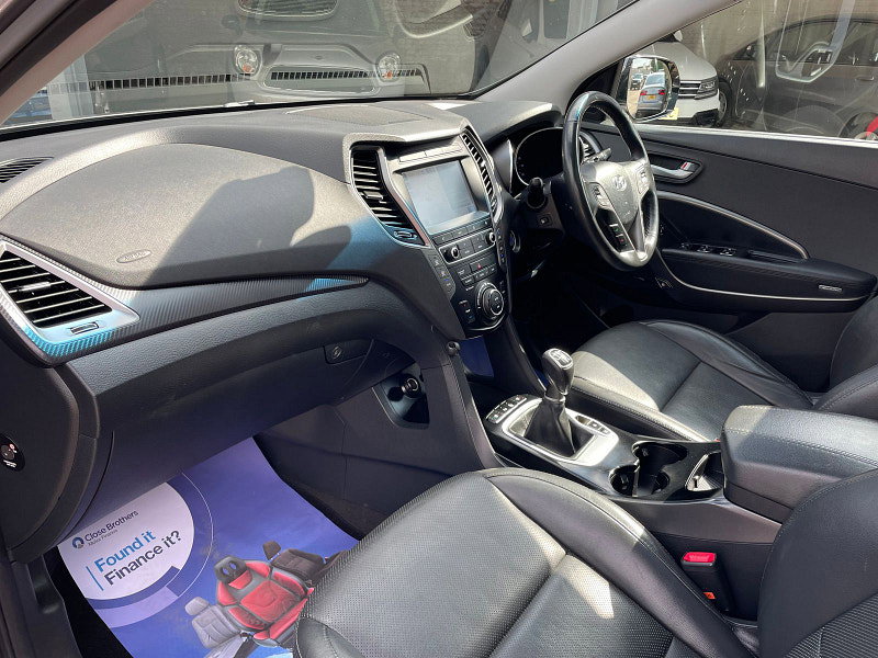 Hyundai Santa Fe 2.2 CRDi Blue Drive Premium SE SUV 5dr Diesel Manual 4WD Euro 6 (s/s) (7 Seat) (200 ps) Full Heated Leather 5dr Manual 2026