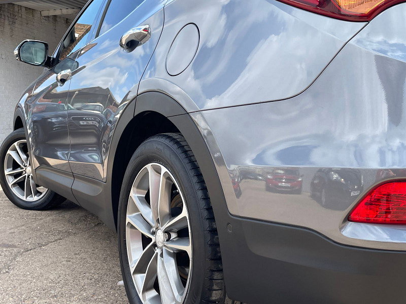 Hyundai Santa Fe 2.2 CRDi Blue Drive Premium SE SUV 5dr Diesel Manual 4WD Euro 6 (s/s) (7 Seat) (200 ps) Full Heated Leather 5dr Manual 2026