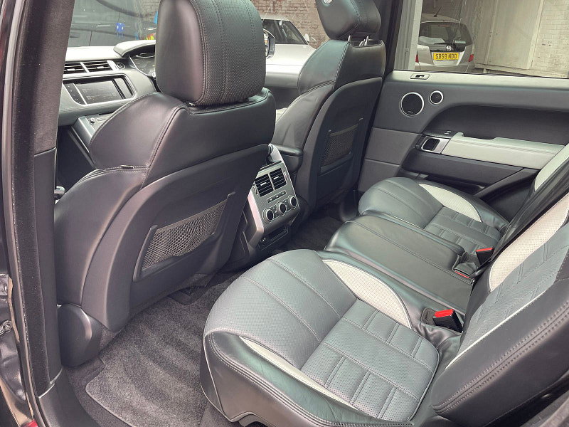 Land Rover Range Rover Sport 3.0 SD V6 Autobiography Dynamic SUV 5dr Diesel Auto 4WD Euro 6 (s/s) (306 ps) 5dr Automatic 2026
