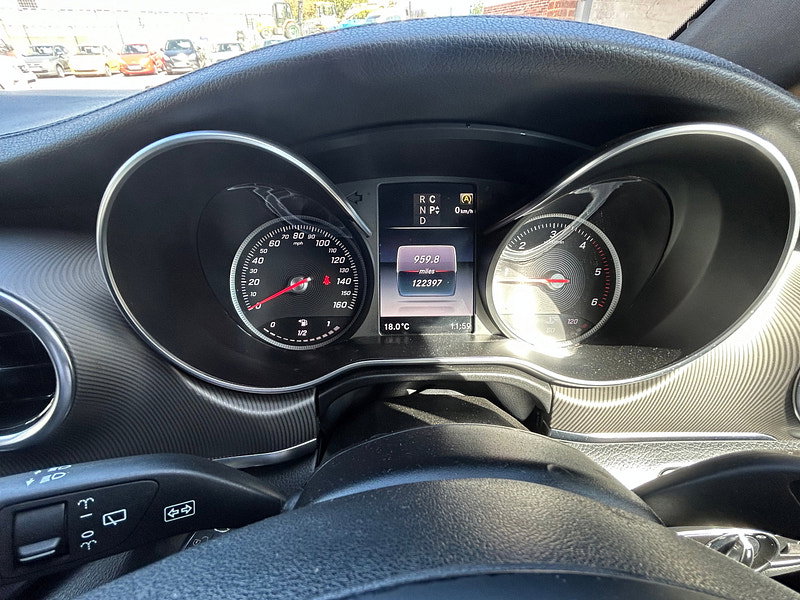 Mercedes-Benz V Class 2.2 V250d BlueTEC Sport MPV 5dr Diesel G-Tronic+ Euro 6 (s/s) 8 Seat XLWB (190 ps) 5dr Automatic 2026