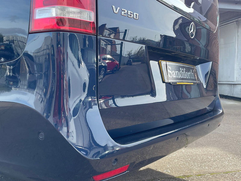 Mercedes-Benz V Class 2.2 V250d BlueTEC Sport MPV 5dr Diesel G-Tronic+ Euro 6 (s/s) 8 Seat XLWB (190 ps) 19'S 5dr Automatic 2026