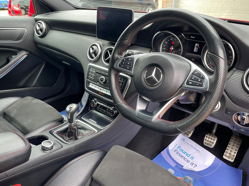 Mercedes-Benz A Class 2.1 A200d AMG Line Hatchback 5dr Diesel Manual Euro 6 (s/s) (136 ps) 1 Former Keeper, 5dr Manual 2026