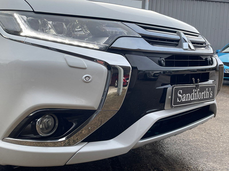 Mitsubishi Outlander 2.0h 12kWh GX4hs SUV 5dr Petrol Plug-in Hybrid CVT 4WD Euro 6 (s/s) (200 ps) 5dr Automatic 2026
