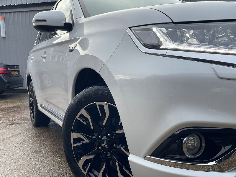 Mitsubishi Outlander 2.0h 12kWh GX4hs SUV 5dr Petrol Plug-in Hybrid CVT 4WD Euro 6 (s/s) (200 ps) 5dr Automatic 2026