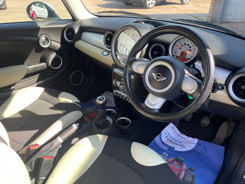 MINI Hatch 1.6 Cooper Hatchback 3dr Petrol Manual Euro 4 (120 ps) SPARES / REPAIRS, READ ADVERT.  3dr Manual 2026