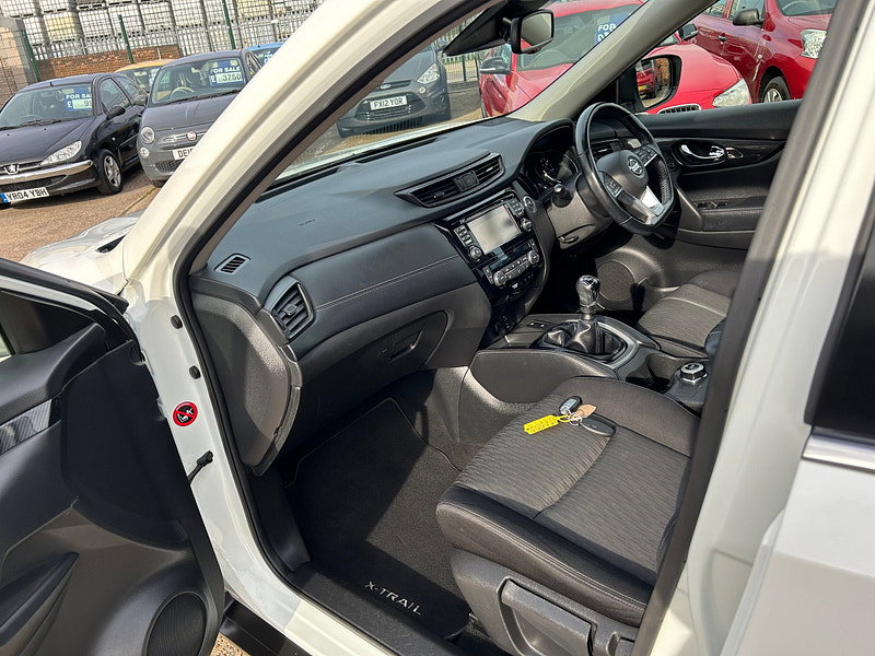 Nissan X-Trail 1.6 dCi N-Connecta SUV 5dr Diesel Manual 4WD Euro 6 (s/s) (130 ps) 5dr Manual 2026
