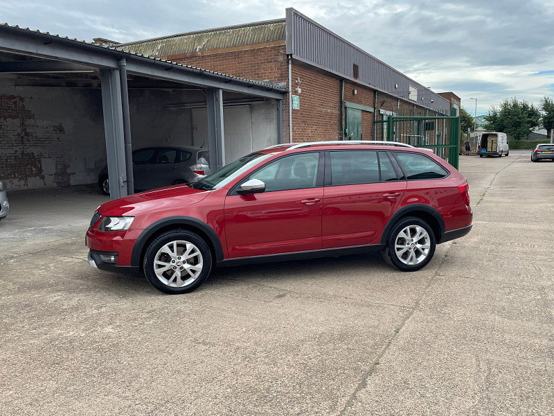 Skoda Octavia 2.0 TDI Scout Estate 5dr Diesel DSG 4WD Euro 6 (s/s) (184 ps) 5dr Automatic 2026