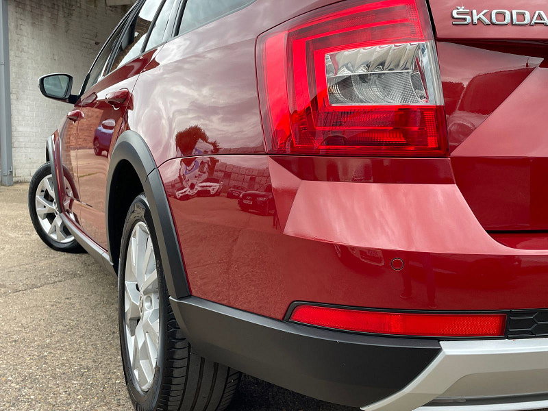 Skoda Octavia 2.0 TDI Scout Estate 5dr Diesel DSG 4WD Euro 6 (s/s) (184 ps) 5dr Automatic 2026