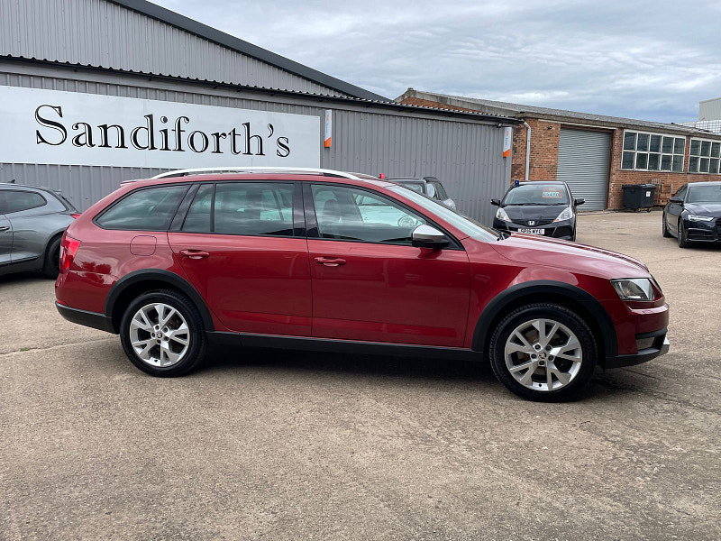 Skoda Octavia 2.0 TDI Scout Estate 5dr Diesel DSG 4WD Euro 6 (s/s) (184 ps) 5dr Automatic 2026
