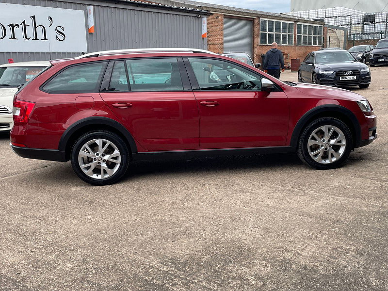 Skoda Octavia 2.0 TDI Scout Estate 5dr Diesel DSG 4WD Euro 6 (s/s) (184 ps) 5dr Automatic 2026