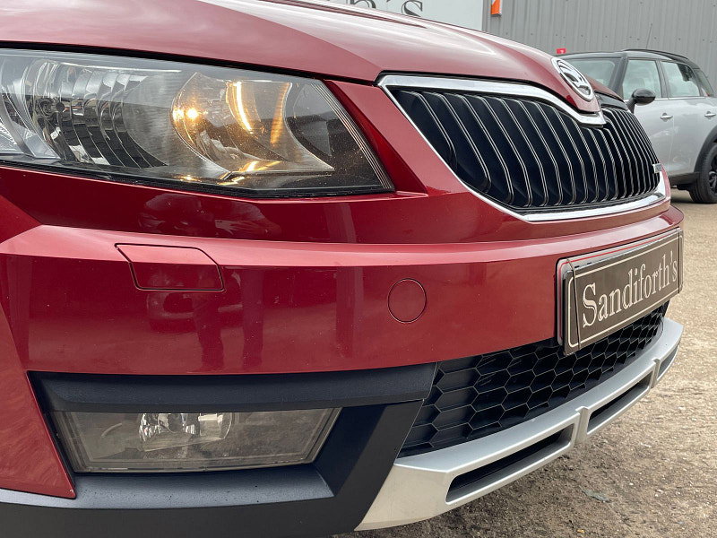 Skoda Octavia 2.0 TDI Scout Estate 5dr Diesel DSG 4WD Euro 6 (s/s) (184 ps) 5dr Automatic 2026