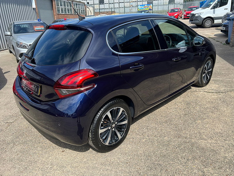 Peugeot 208 1.2 PureTech Tech Edition Hatchback 5dr Petrol EAT Euro 6 (s/s) (110 ps) 5dr Automatic 2026