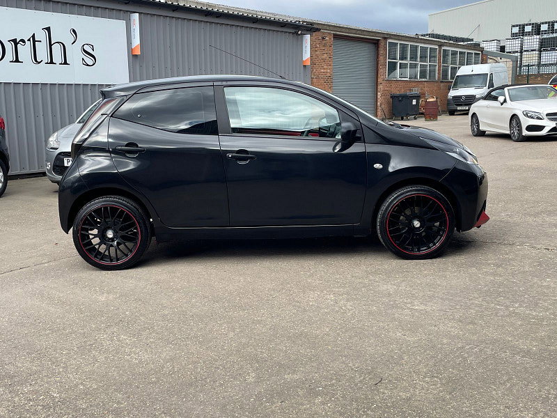 Toyota Aygo 1.0 VVT-i x Hatchback 5dr Petrol Manual Euro 6 (68 ps) 5dr Manual 2026