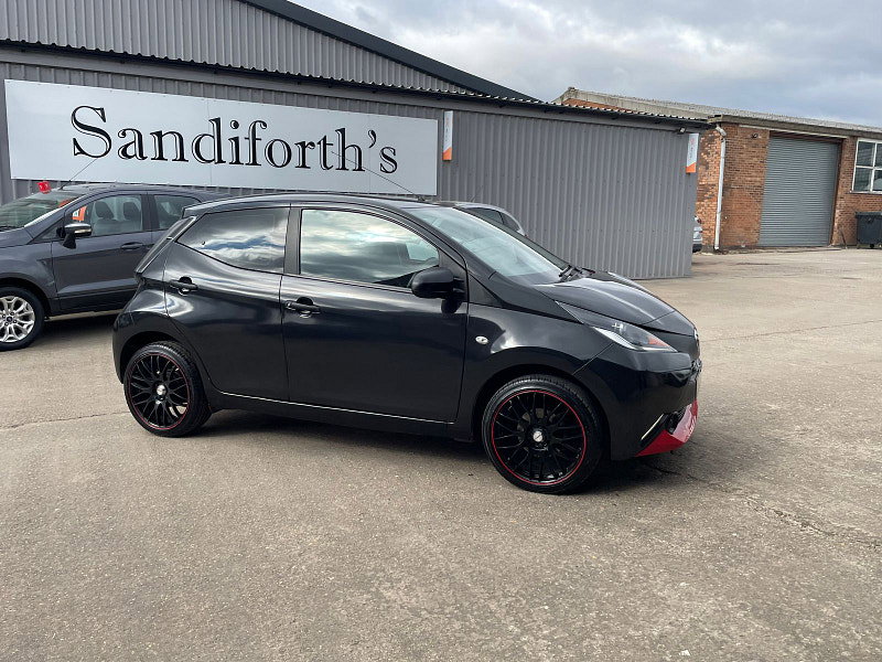 Toyota Aygo 1.0 VVT-i x Hatchback 5dr Petrol Manual Euro 6 (68 ps) 5dr Manual 2026