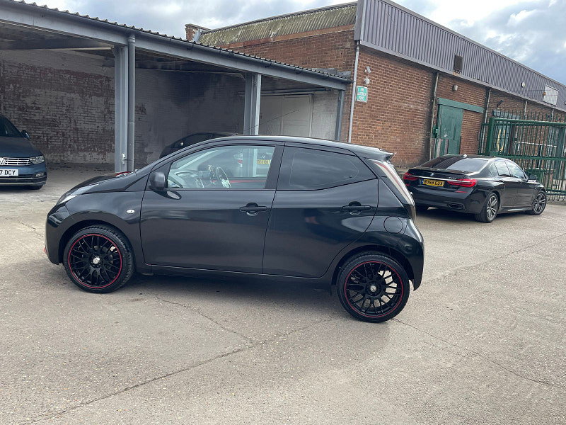 Toyota Aygo 1.0 VVT-i x Hatchback 5dr Petrol Manual Euro 6 (68 ps) 5dr Manual 2026