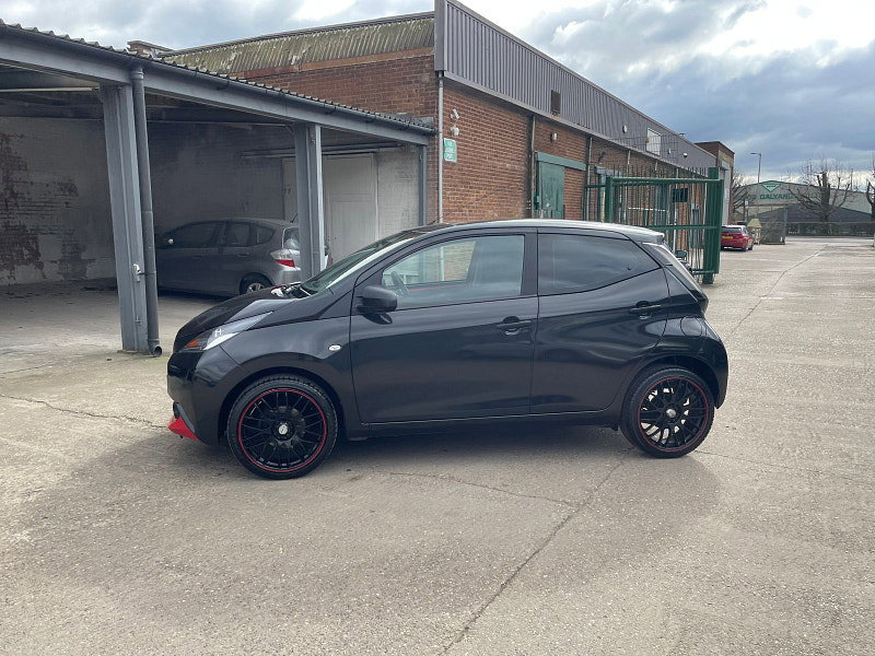 Toyota Aygo 1.0 VVT-i x Hatchback 5dr Petrol Manual Euro 6 (68 ps) 5dr Manual 2026