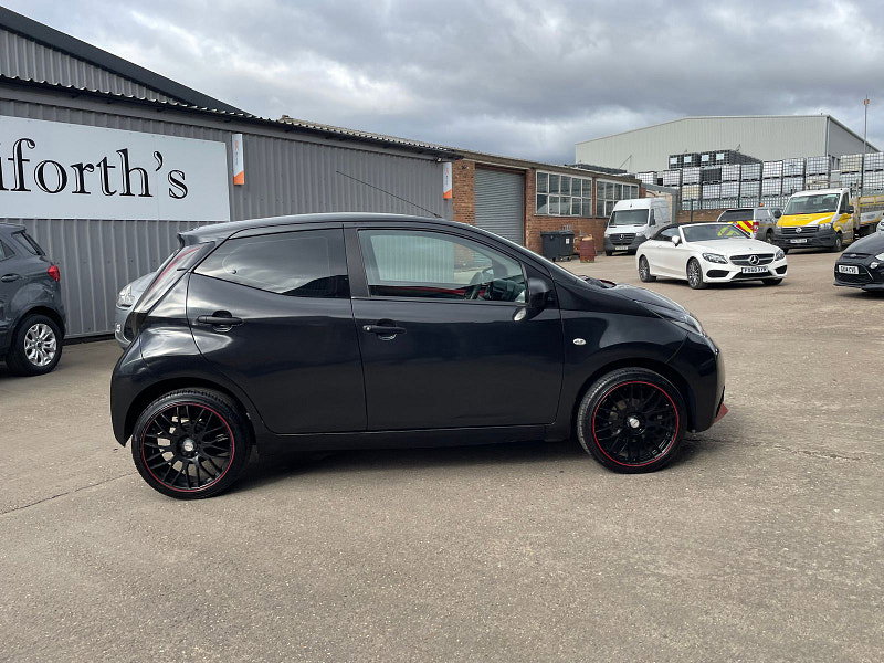 Toyota Aygo 1.0 VVT-i x Hatchback 5dr Petrol Manual Euro 6 (68 ps) 5dr Manual 2026