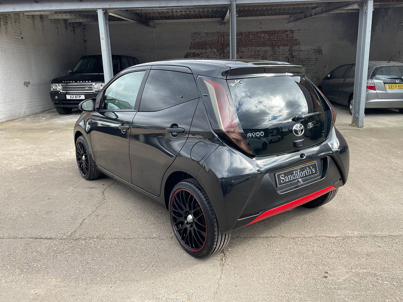 Toyota Aygo 1.0 VVT-i x Hatchback 5dr Petrol Manual Euro 6 (68 ps) 5dr Manual 2026